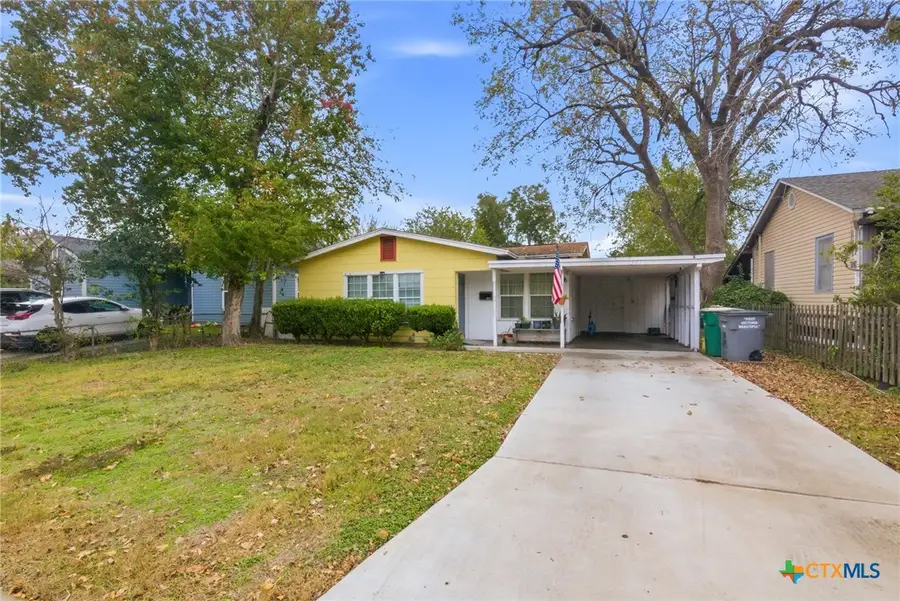 1507 E Mistletoe Avenue, Victoria, TX 77901 - Image #2