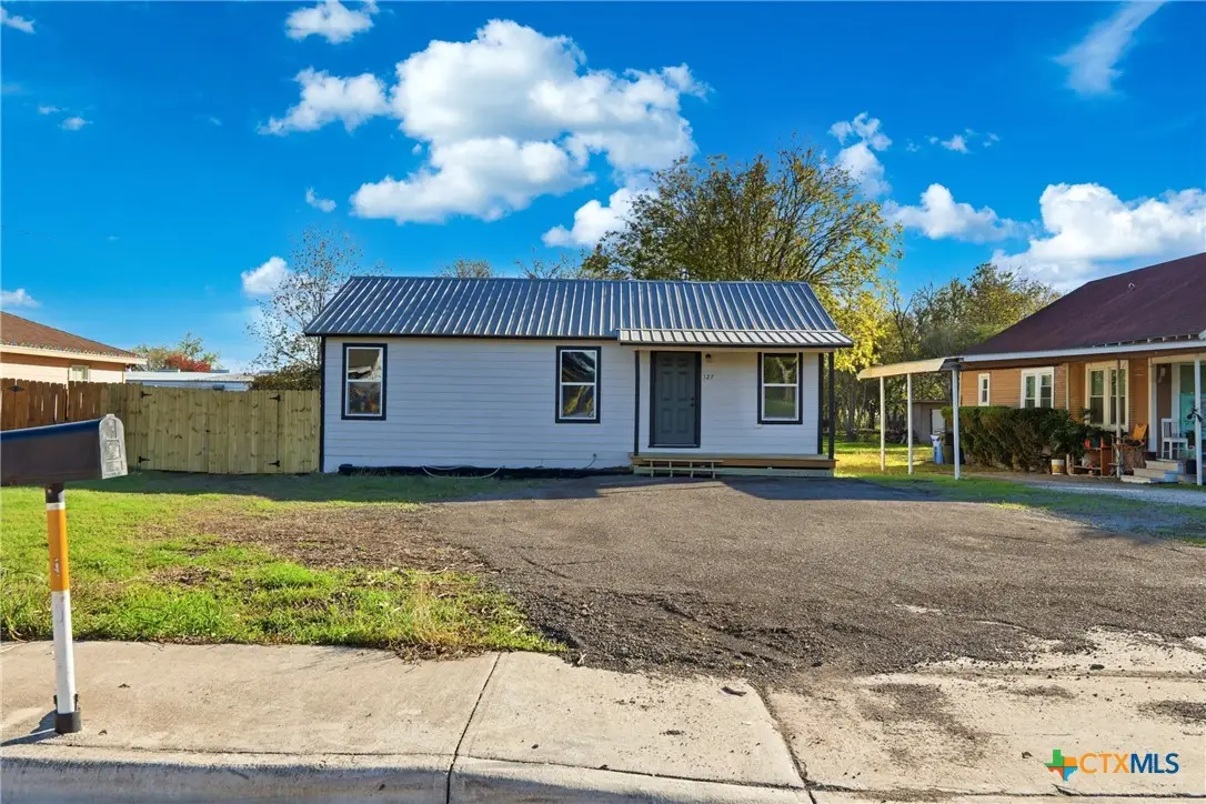 127 Roosevelt Drive, Seguin, TX 78155 - Image #1