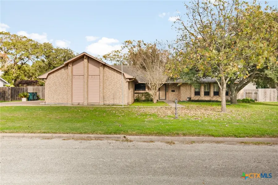 603 Suzanne Street, Edna, TX 77957 - Image #2