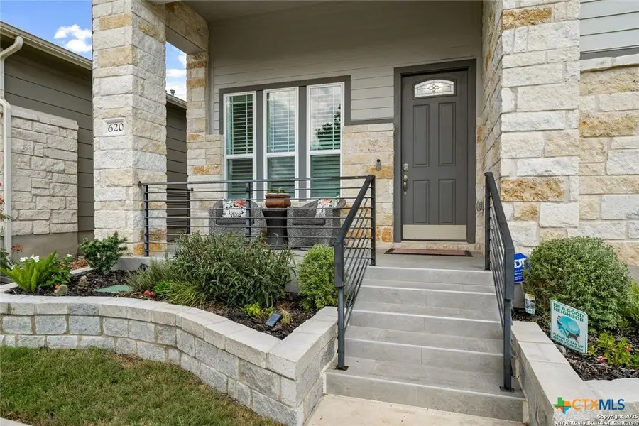 620 N Guenther Avenue, New Braunfels, TX 78130 - Image #2