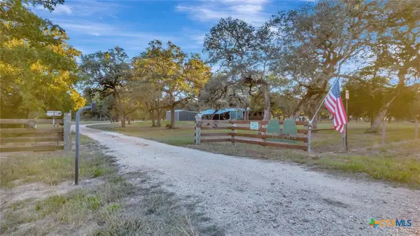 413 Private Road 1051, Hallettsville, TX 77964