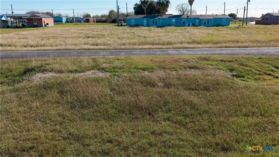 1306 W Ben Tindall Avenue, Seadrift, TX 77983 - Image #2