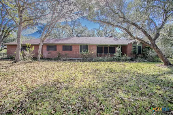 1535 Live Oak Drive, Inez, TX 77968