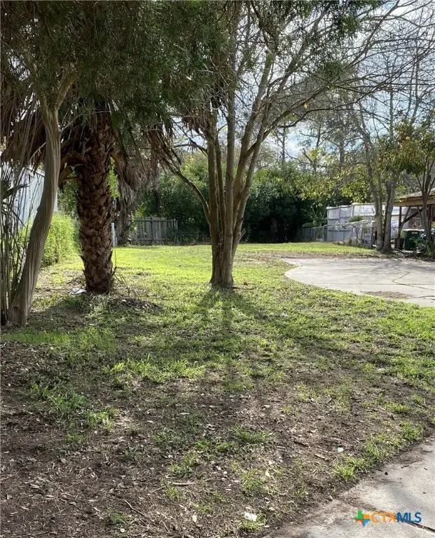 717 Blyth Road, Victoria, TX 77904 - Image #1