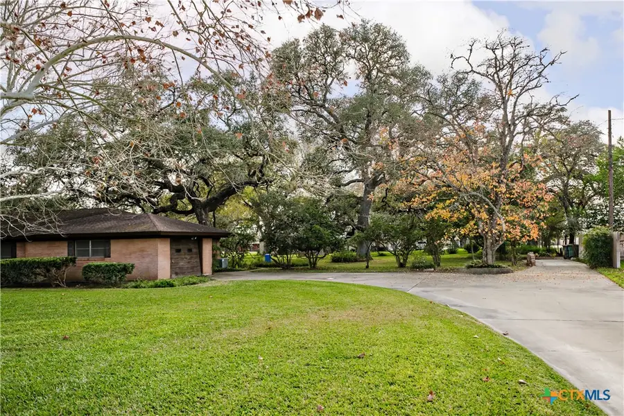 1209 Moss Lane, Cuero, TX 77954 - Image #3