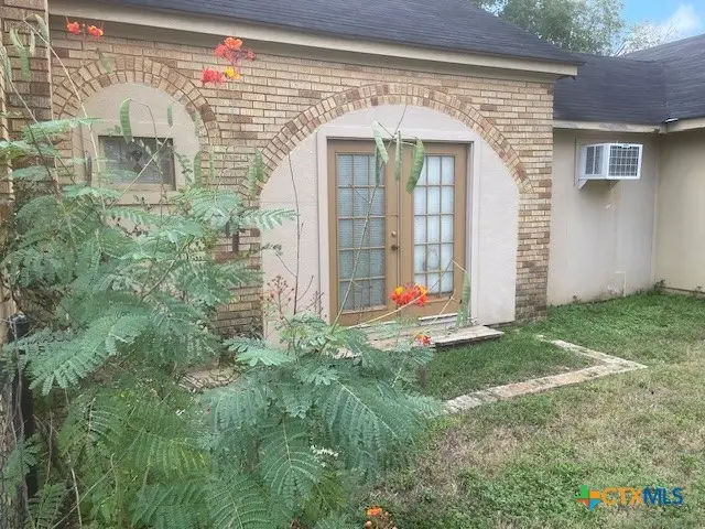 613 E Broadway Street #5, Cuero, TX 77954 - Image #3