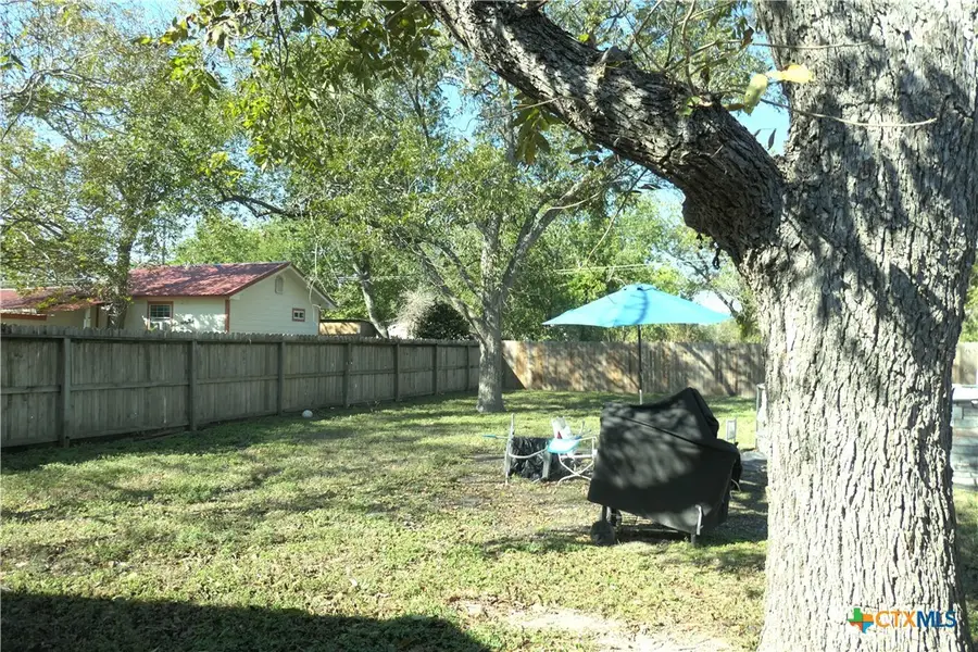 231 S Evie Street, Bartlett, TX 76511 - #3