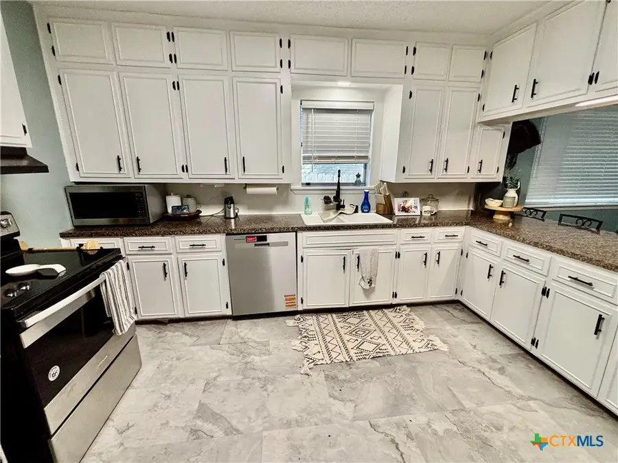 633 Tutt Avenue, Taft, TX 78390 - Image #3