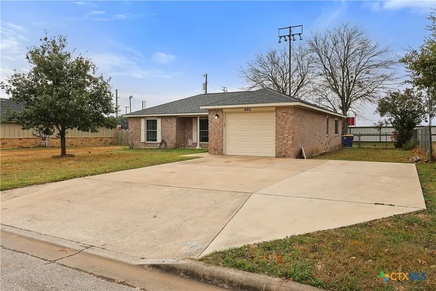 605 Aikman Drive, Troy, TX 76579 - Image #2