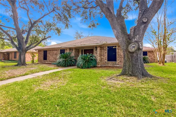 203 Wilshire Drive, Victoria, TX 77904