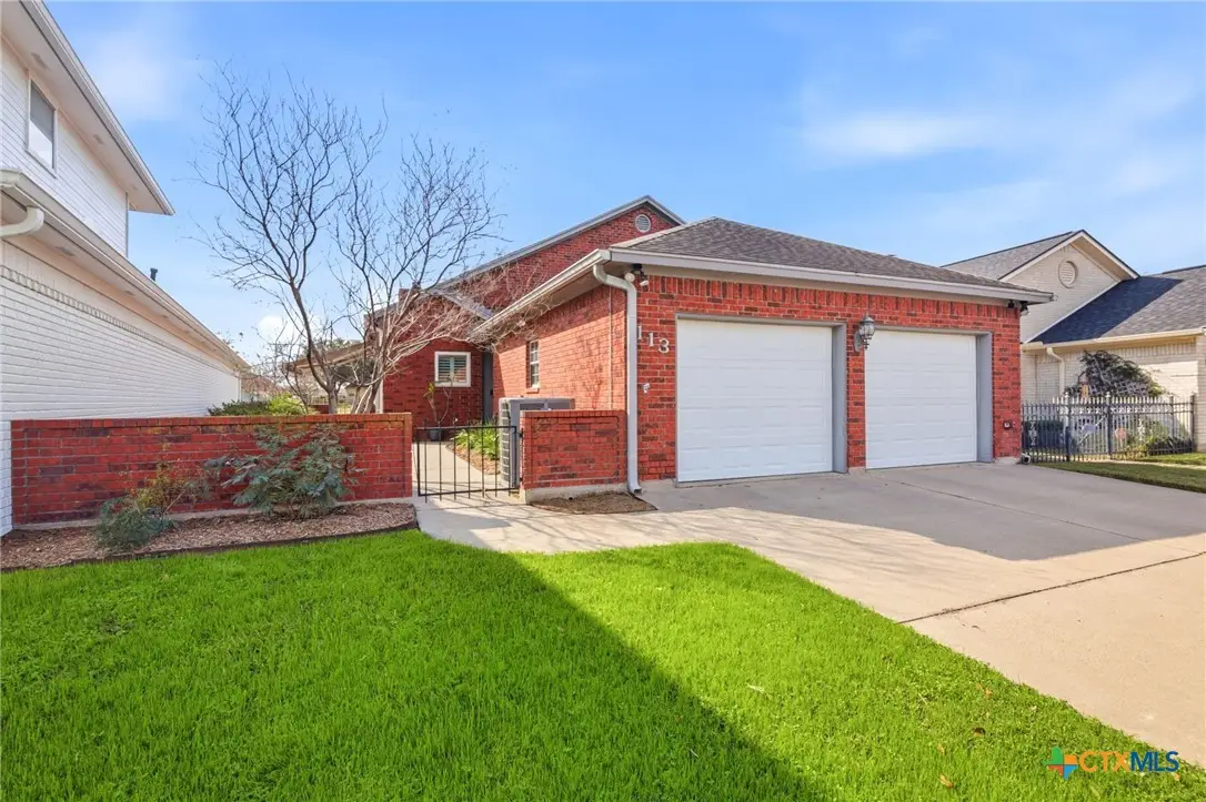 113 Charleston Drive, Victoria, TX 77904 - Image #1