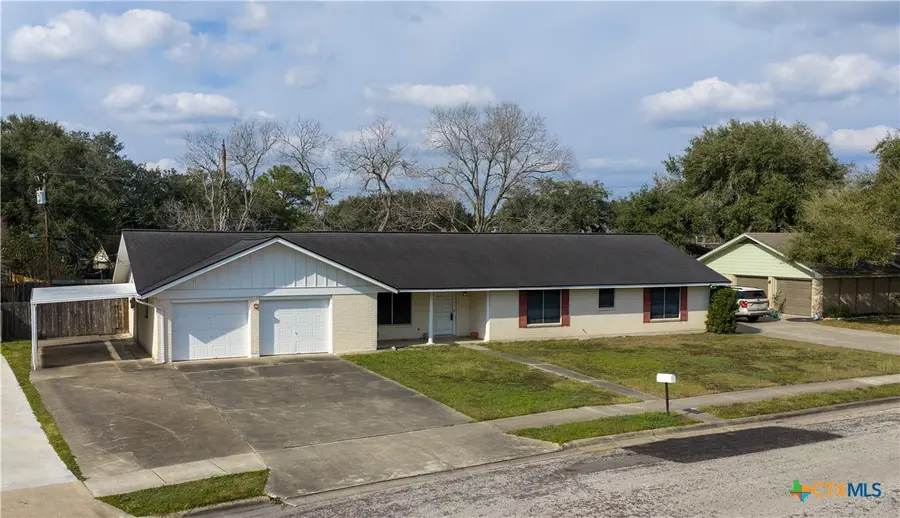 301 Birchwood Drive, Victoria, TX 77901 - Image #2