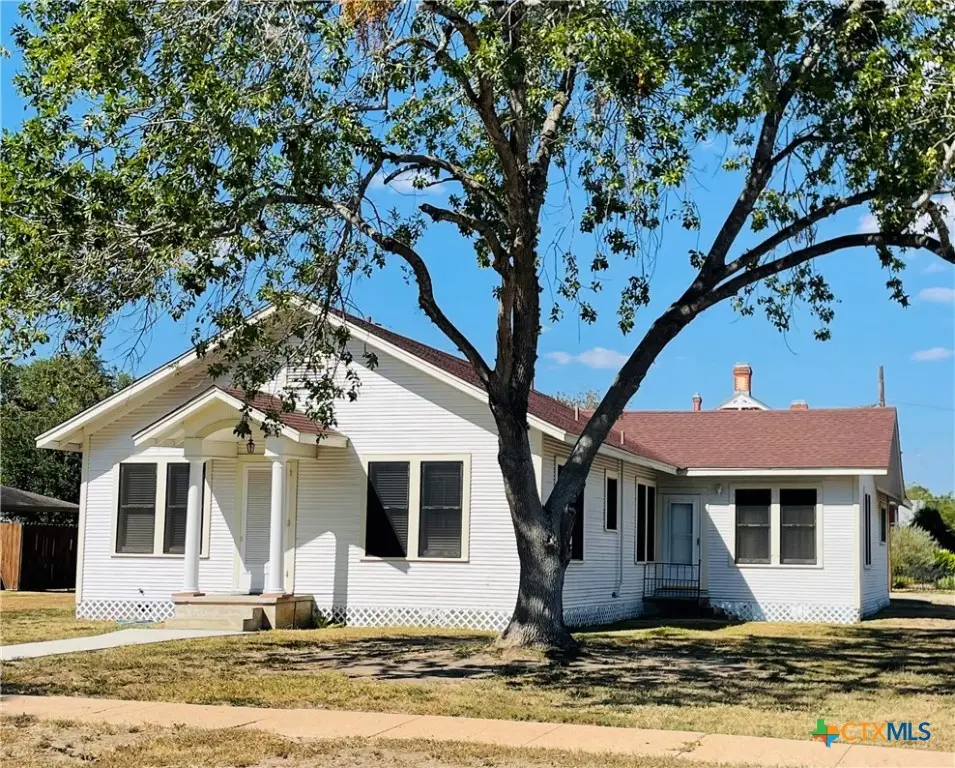 302 W French Street, Cuero, TX 77954 - Image #1