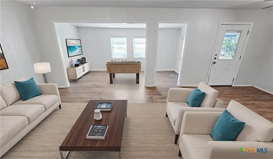 1717 E Mesquite Lane, Victoria, TX 77901 - Image #2