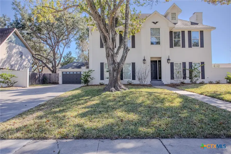 303 Turtle Rock Drive, Victoria, TX 77904 - Image #3