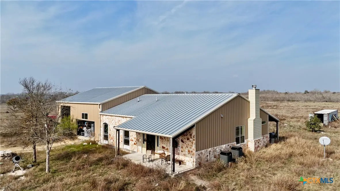 326 County Road 451, Waelder, TX 78959 - #1