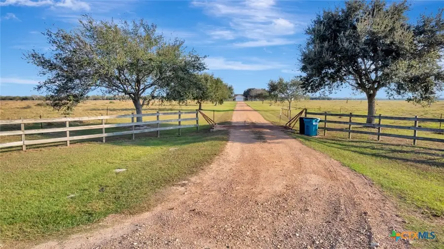 399 Keefe Road, Victoria, TX 77905 - Image #3
