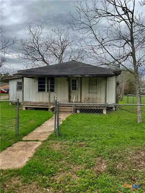 402 Tucker Street, Yoakum, TX 77995