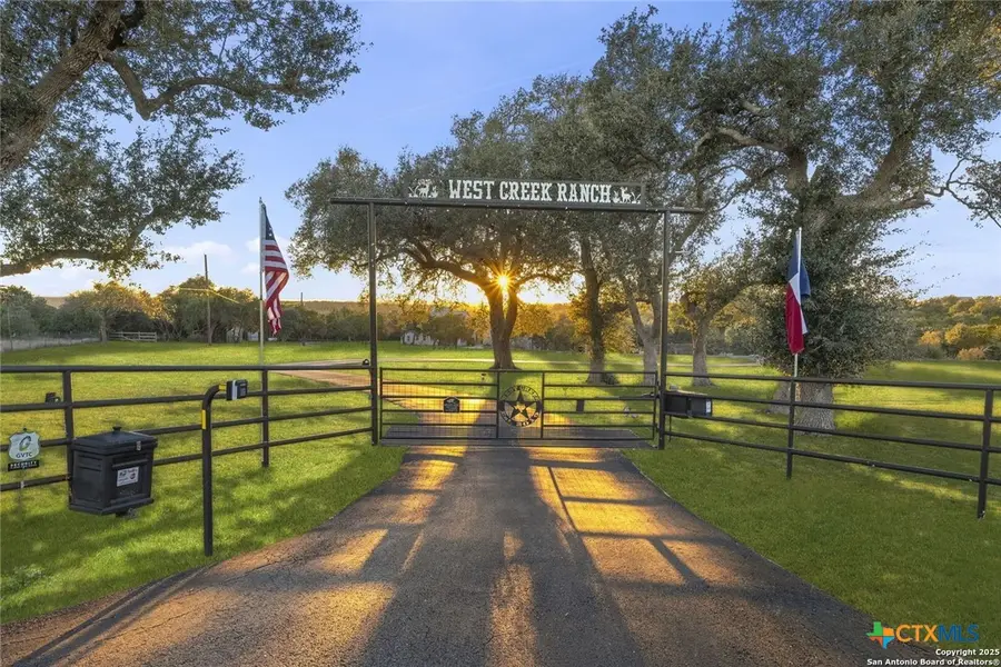 1041 Homestead Ridge, New Braunfels, TX 78132 - #2