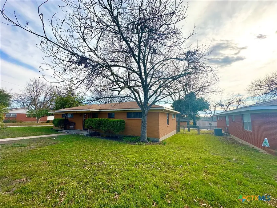 113 E Young Avenue, Temple, TX 76501 - #2