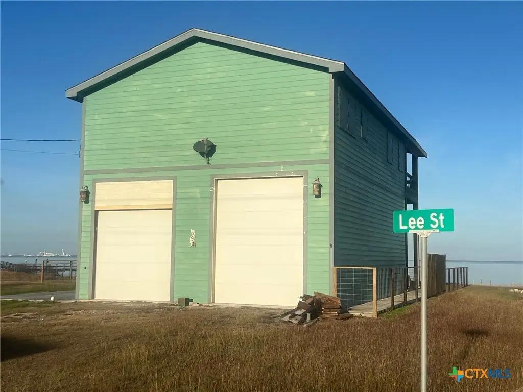 9 Lee Street, Port Lavaca, TX 77979 - #1