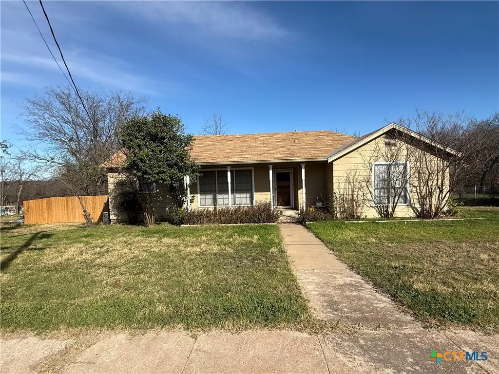 609 E Henry, Hamilton, TX 76531 - #1