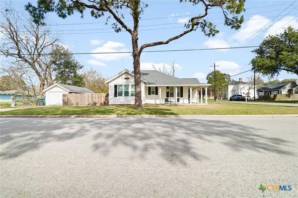 314 W Brackenridge Street, Edna, TX 77957