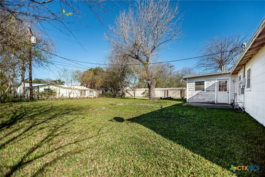 109 Massanet Street, Port Lavaca, TX 77979 - Image #3