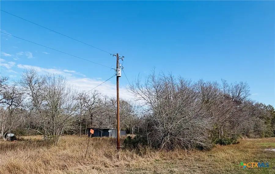 10102 Us Highway 90a, Hallettsville, TX 77964 - Image #3