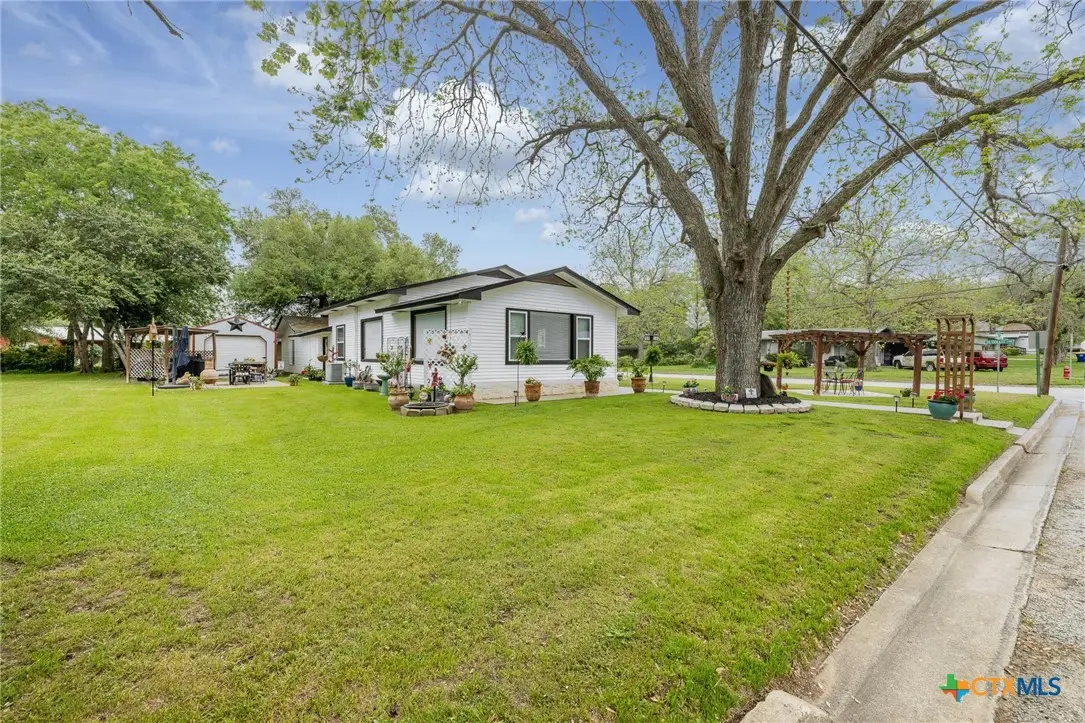 104 N Bright Street, Gonzales, TX 78629 - #1