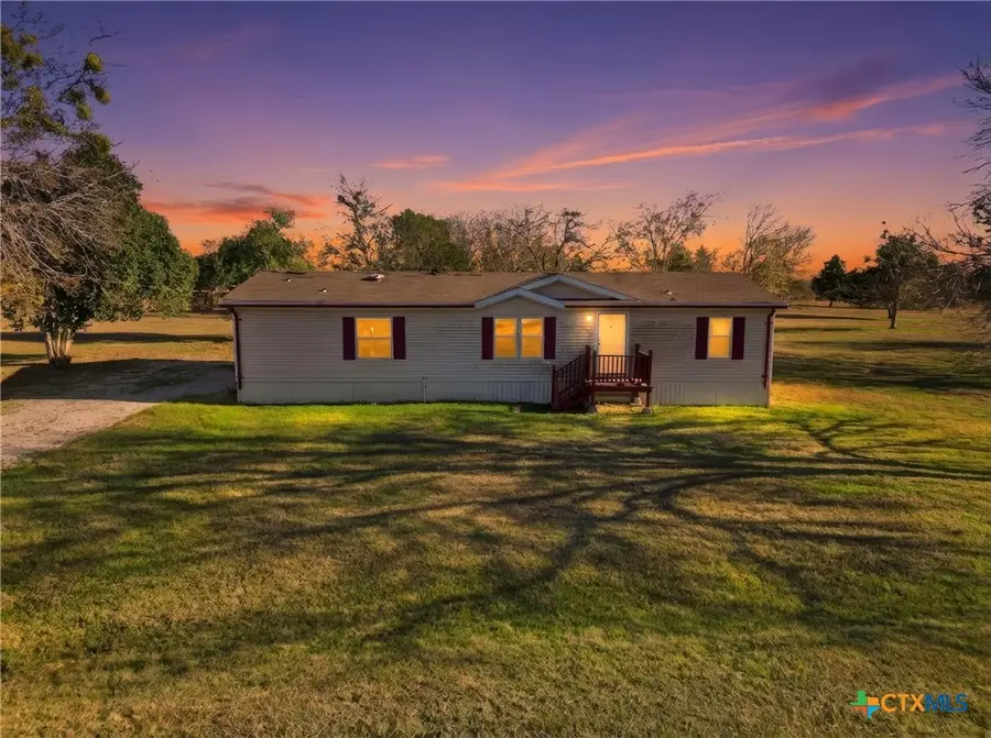 1123 Dunn Street, Yoakum, TX 77995 - Image #2