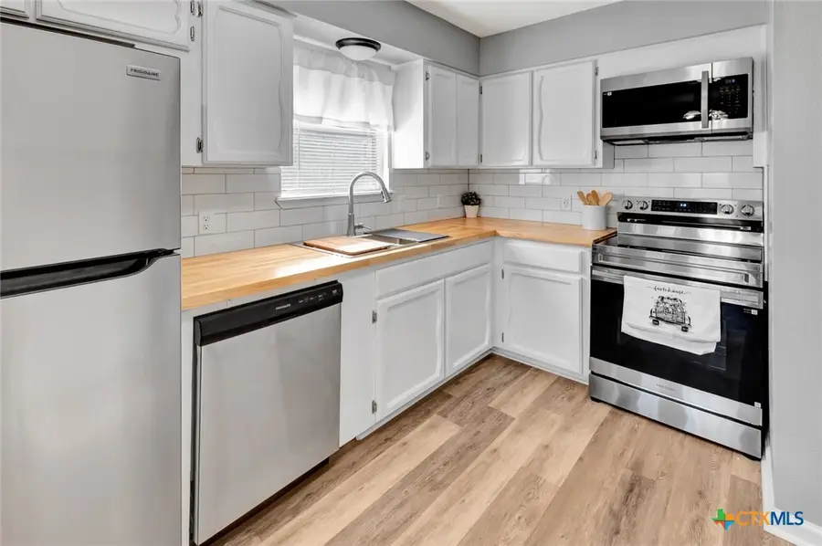 309 Williamsburg Ave, Victoria, TX 77904 - Image #3