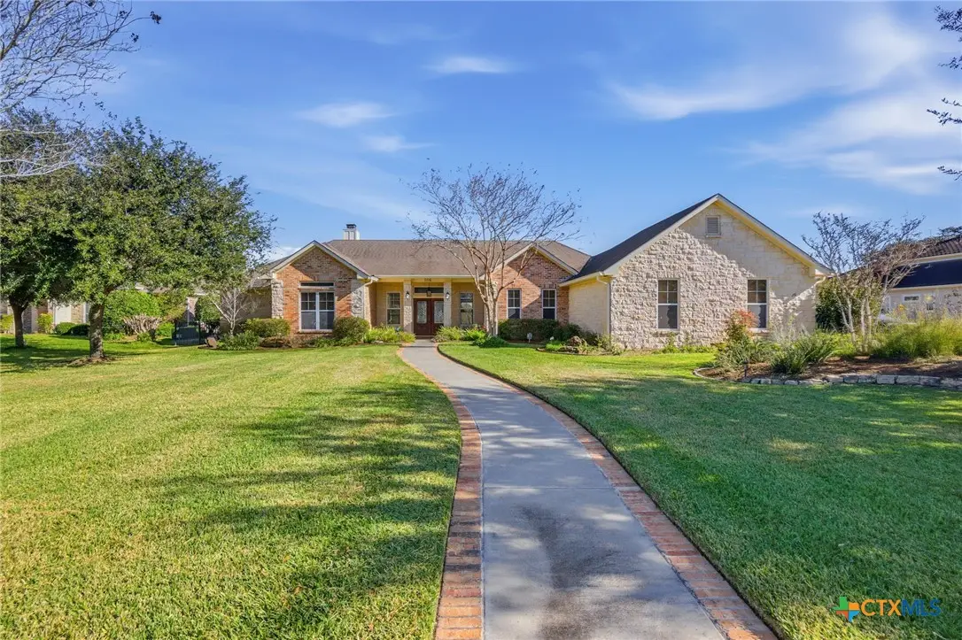 106 Pebble Brook, Victoria, TX 77904 - Image #1