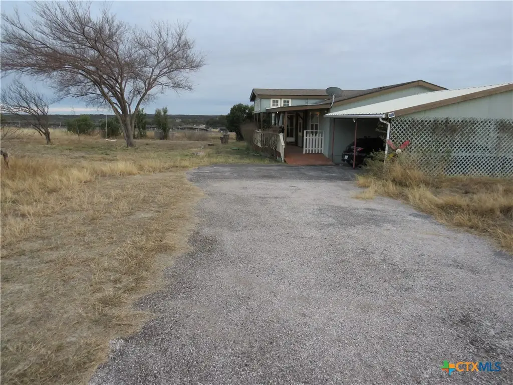 945 County Road 208, Lampasas, TX 76550 - #1