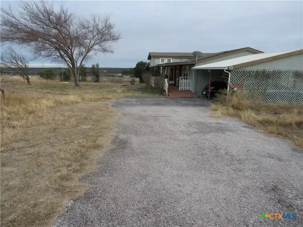 945 County Road 208, Lampasas, TX 76550