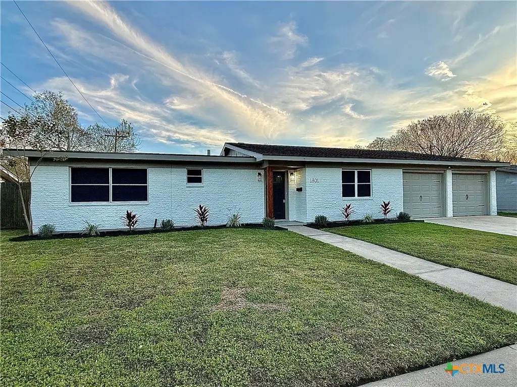 1801 College Drive, Victoria, TX 77901 - Image #1