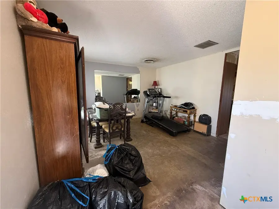 1209 W Avenue A, Lampasas, TX 76550 - #2