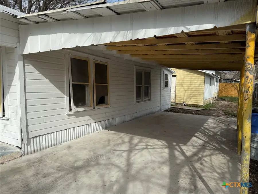 416 Avenue C, Seguin, TX 78155 - Image #3