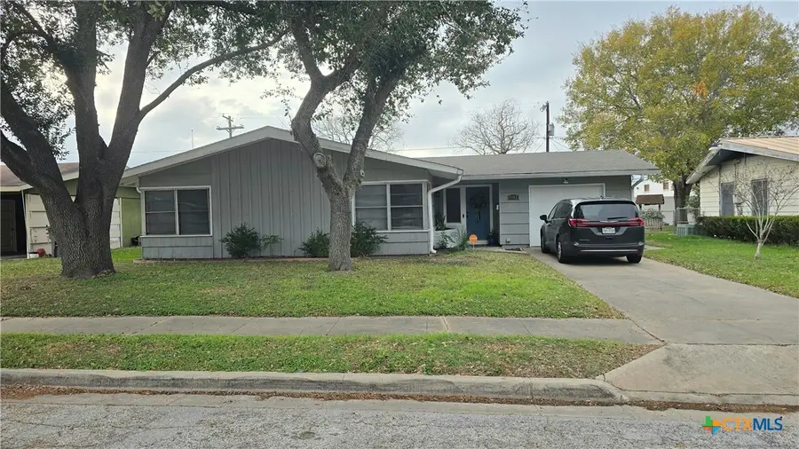 4805 Lilac Lane, Victoria, TX 77904 - Image #2