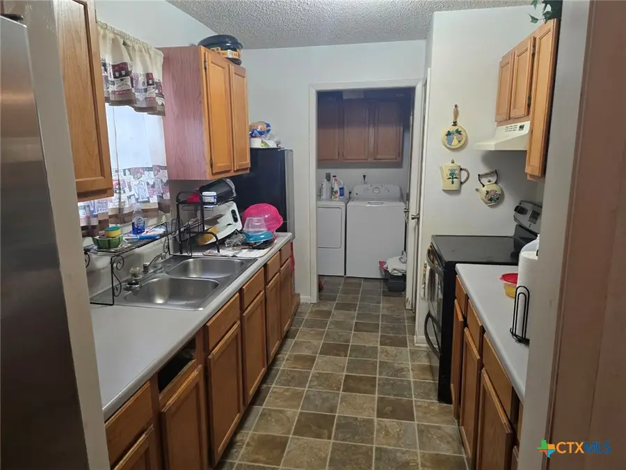 1517 School Street, Gonzales, TX 78629 - #3