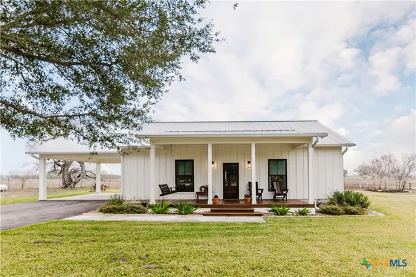 3353 Old Gonzales Road, Cuero, TX 77954