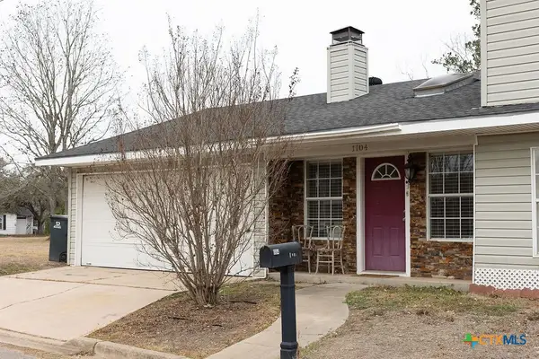 1104 Moss Lane, Cuero, TX 77954