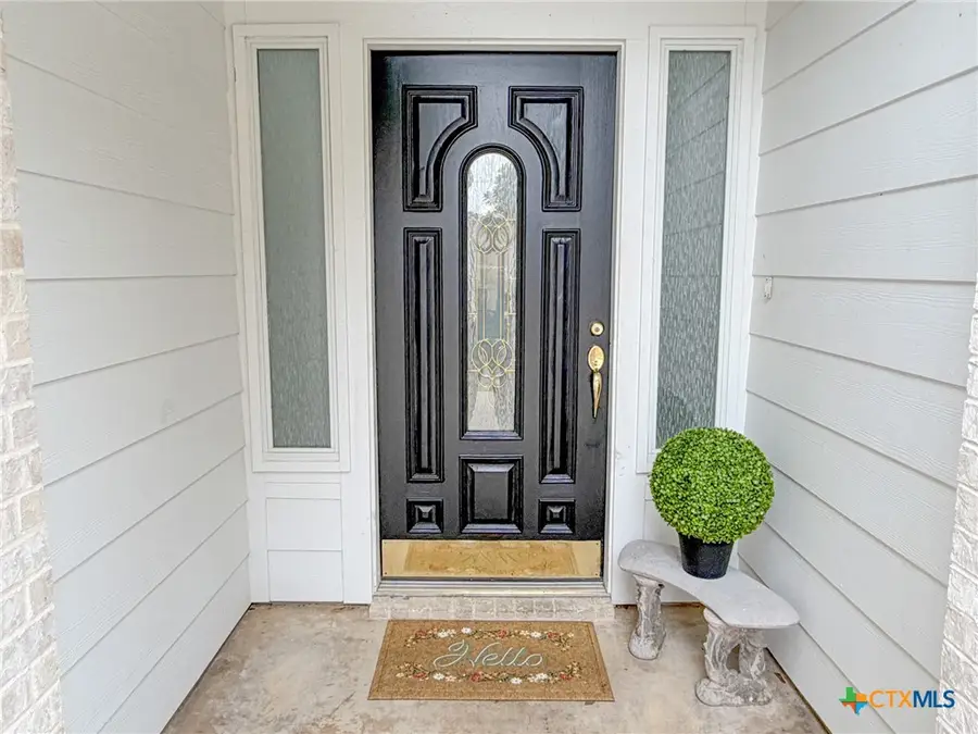 204 Windwood Lane, Victoria, TX 77904 - Image #2