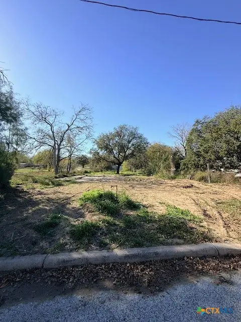 909 Ohio Street, Pleasanton, TX 78064 - #2