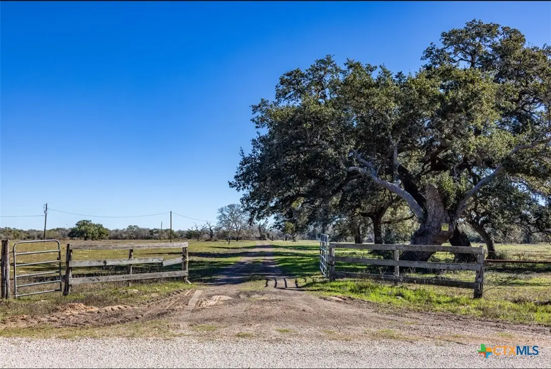 000 County Road 284, Edna, TX 77957 - #1
