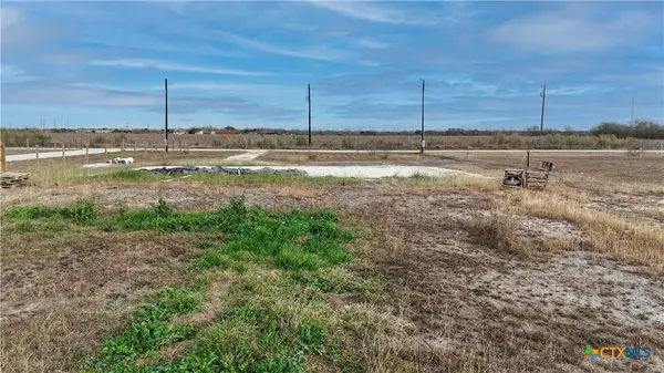 631 County Road 5715, Natalia, TX 78059