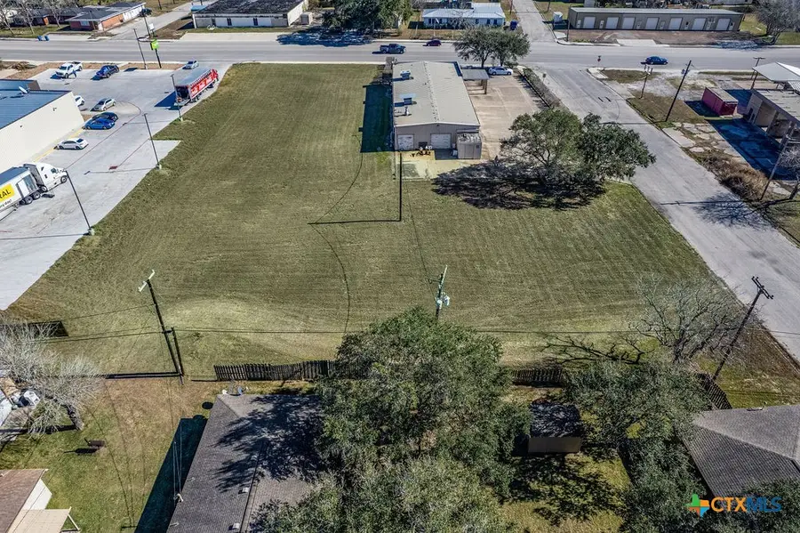 1327 W Austin Street, Port Lavaca, TX 77979 - #3