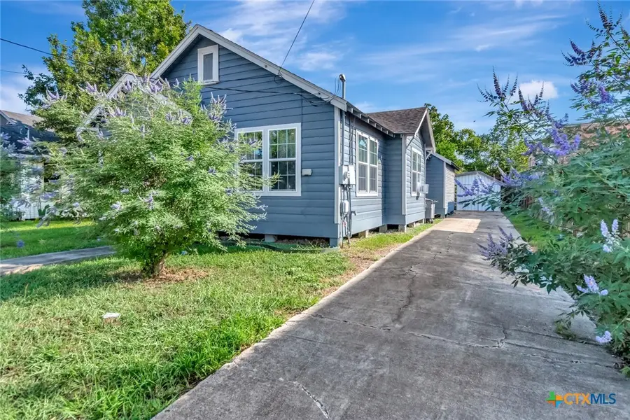 1303 E North Street, Victoria, TX 77901 - #2