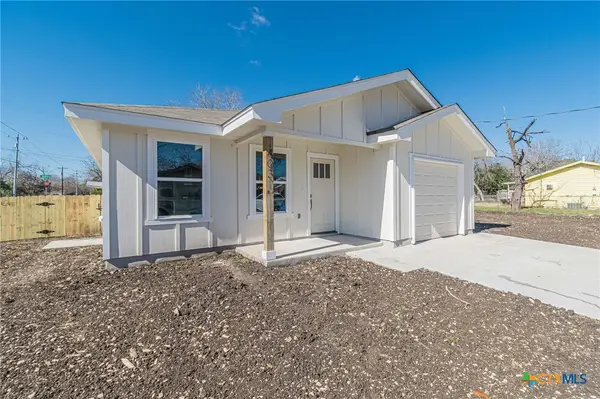 403 Bauer Street, Seguin, TX 78155