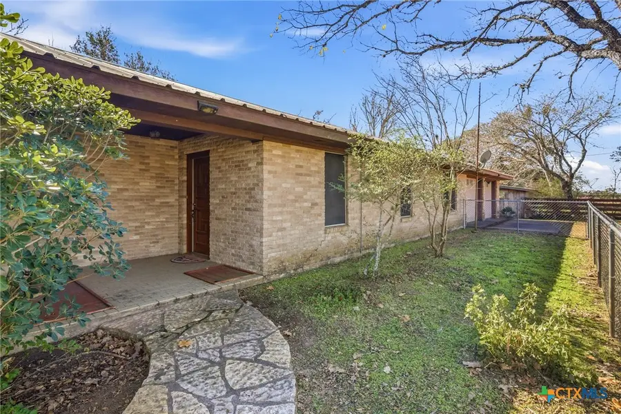 890 State Highway 95, Yoakum, TX 77995 - #2